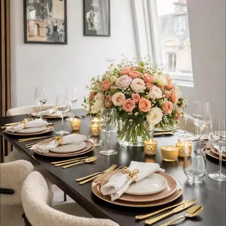 Apartment T-5 Triangle D'or A Deux Pas Des Champs-elysees *