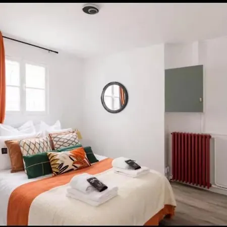 Apartment T-5 Triangle D'or A Deux Pas Des Champs-elysees *